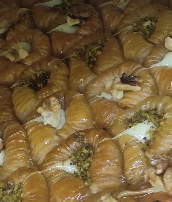شیرینی فروشی امین در اندیمشک