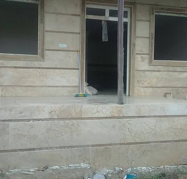 سنگ کاری ساختمان قدرتی در رشت