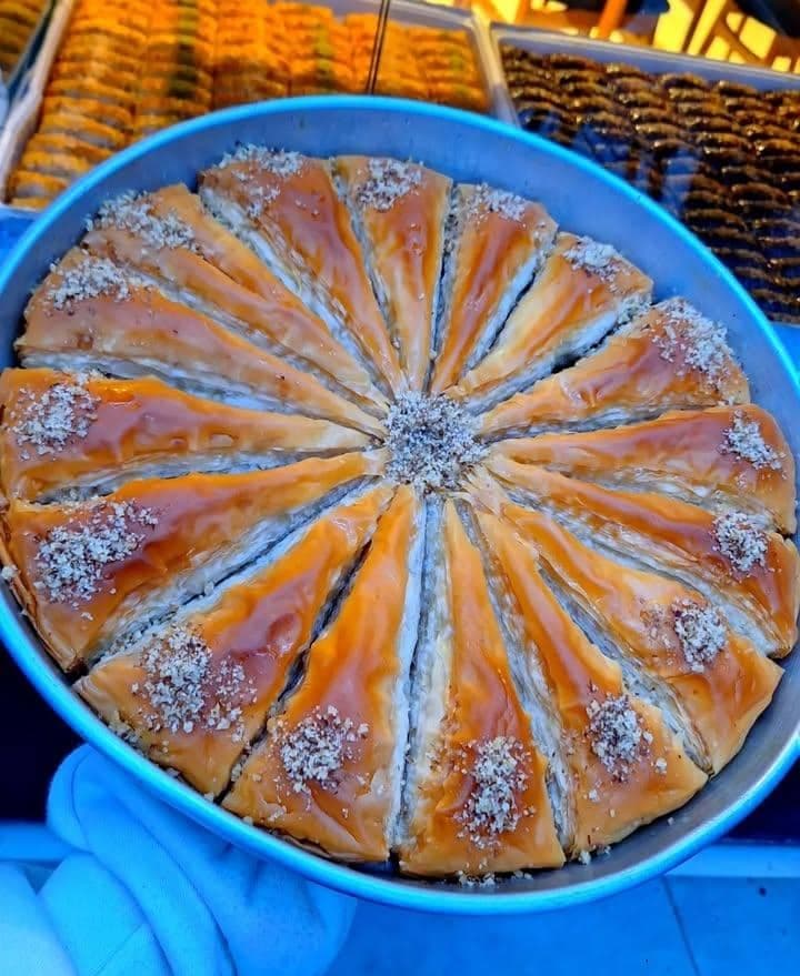 کافه رستوران علی افندی در شادگان