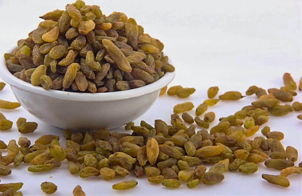 صادرات و فروش آنلاین کشمش پلویی و طلایی انگوری مارکت آراه در اصفهان