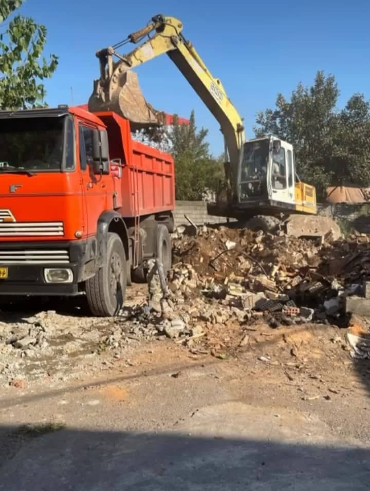 ماشین راهسازی و تخریب کاری نژادعلی در لنگرود