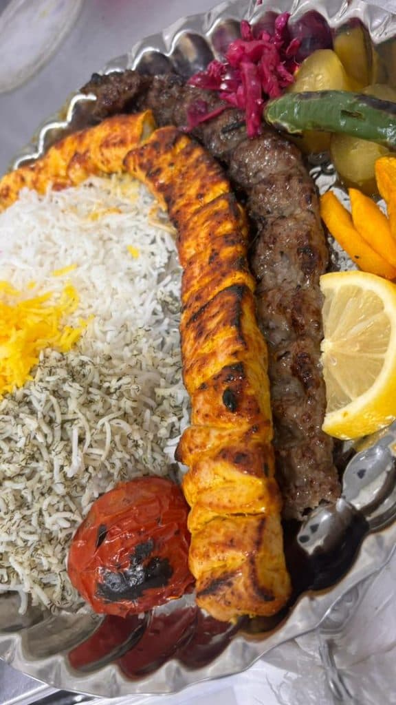 رستوران خسروی و پسران در بیرجند