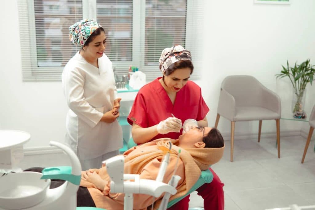 دکتر ندا جوشن متخصص ارتودنسی نامرئی در یزد