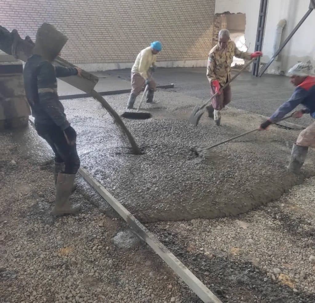 بتن ریزی کف با ماله پروانه ای صداقت در گرگان