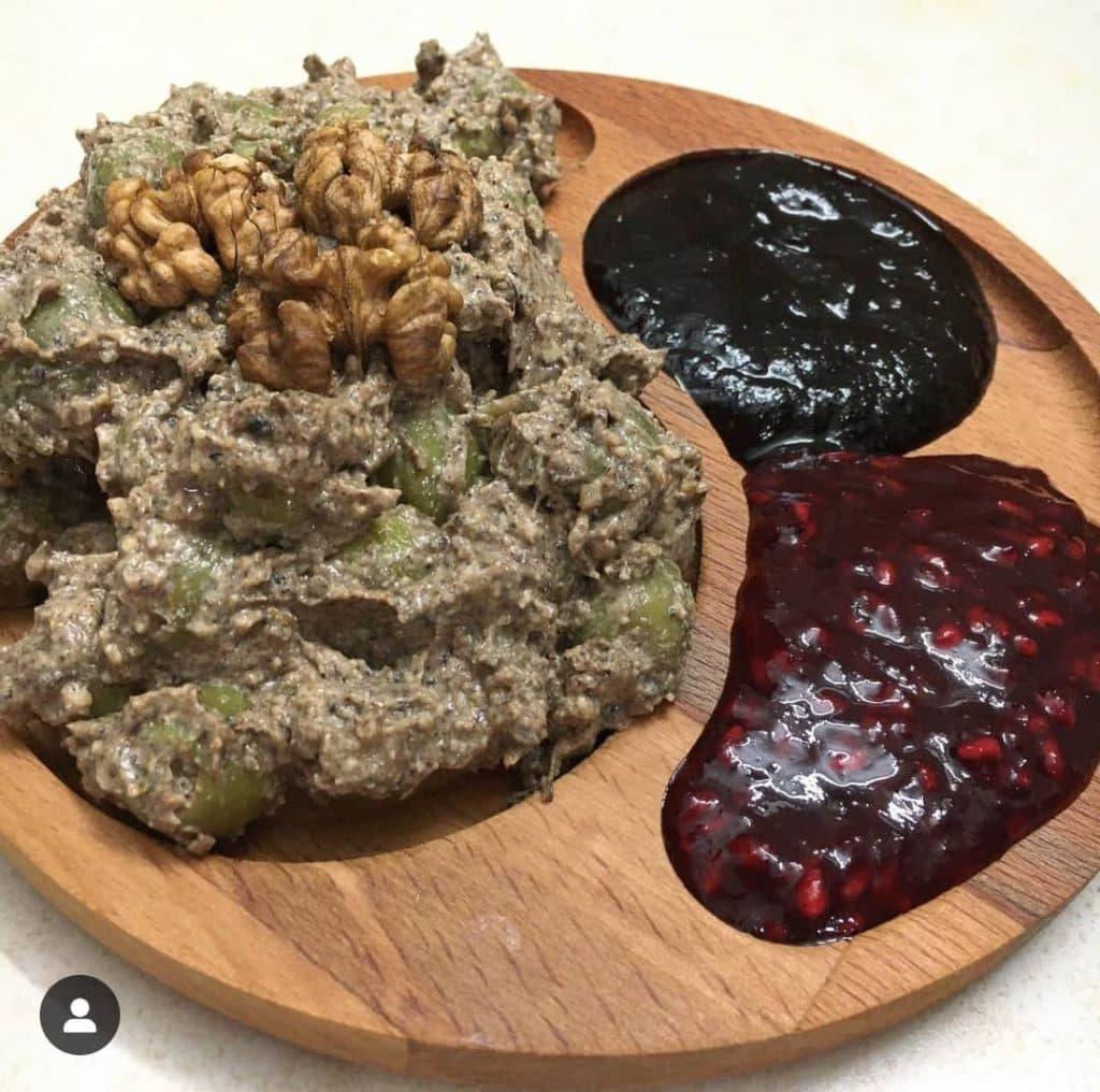 پخش و فروش عمده و خرده زیتون و روغن زیتون رامین در رودبار