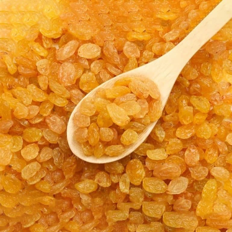 صادرات و فروش آنلاین کشمش پلویی و طلایی انگوری مارکت آراه در قم