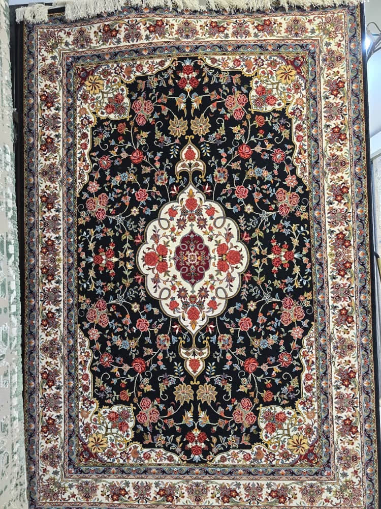 فروشگاه فرش و موکت ایساتیس شهسواری در شهر ری