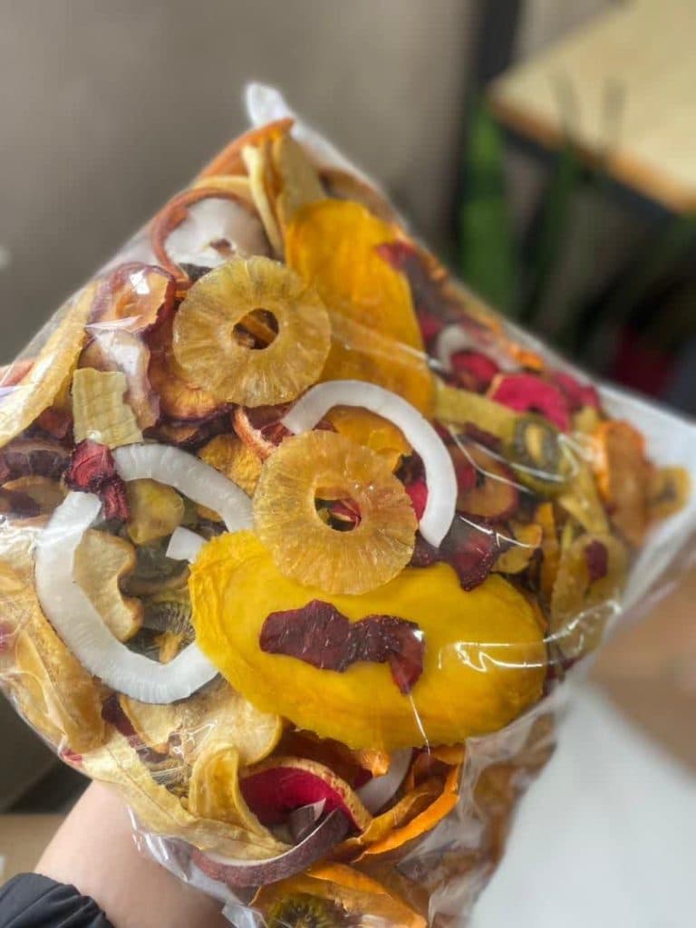 تولید میوه خشک و حبه ی میوه شعبانپور در نظرآباد