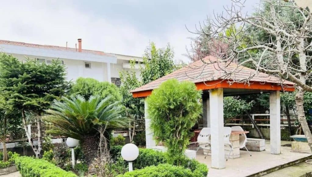 اقامتگاه گردشگری بنفشه در شهرک نمک آبرود هچیرود