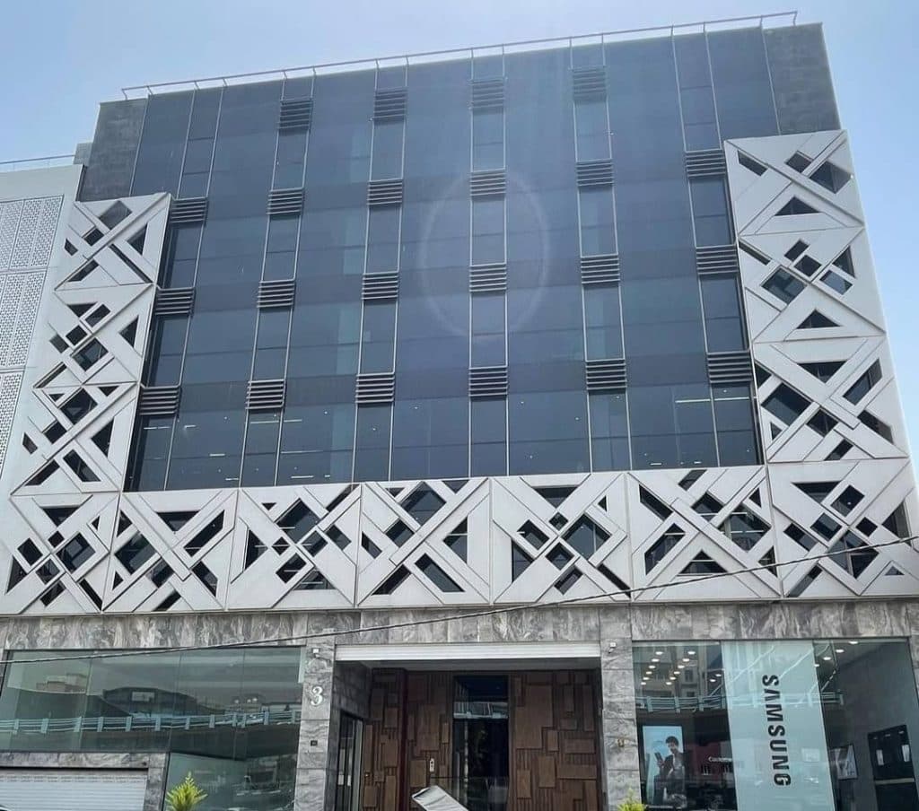 طراحی و اجرای کامپوزیت نماسازان پانیک پایدار در رشت