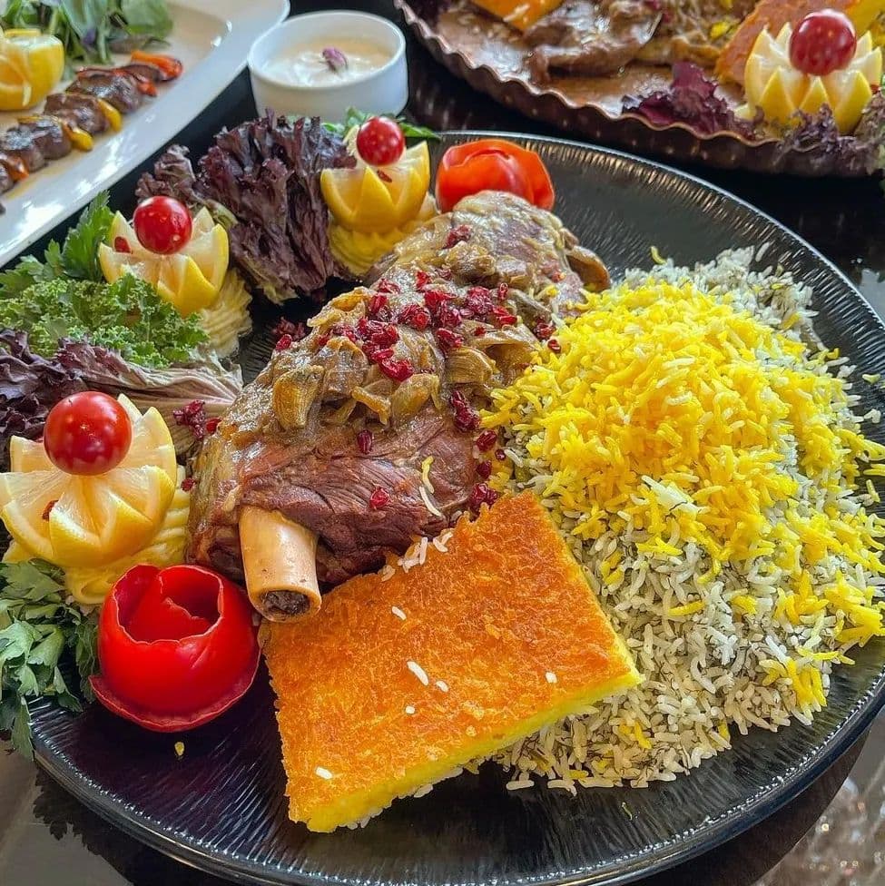 بیرون بر خانواده دهنوی در پارک خانواده دزفول