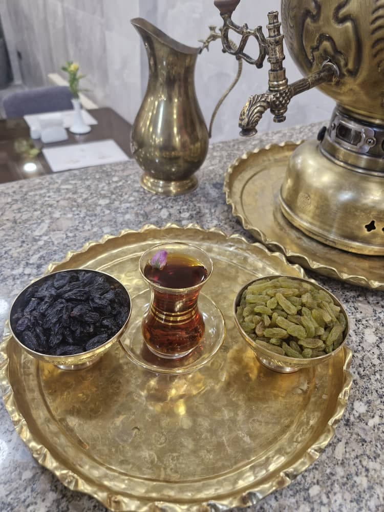 رستوران ترنج در غرب تهران