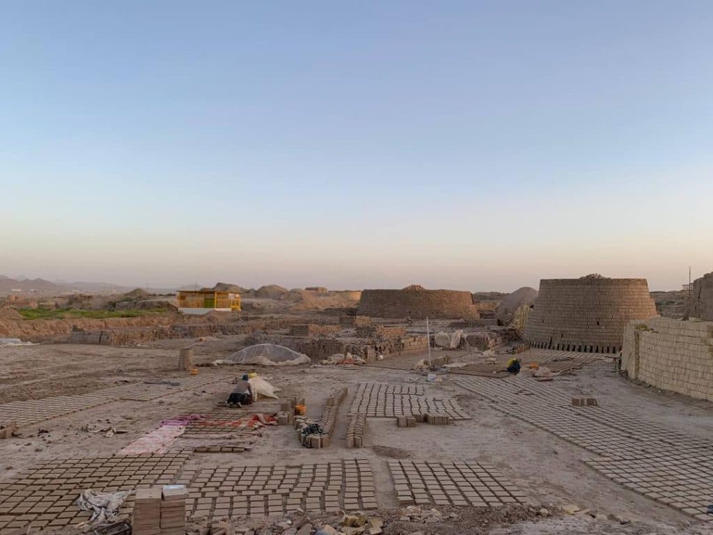 تولید و فروش آجرنما خشت سنتی و قزاقی اسماعیلی در بیرجند