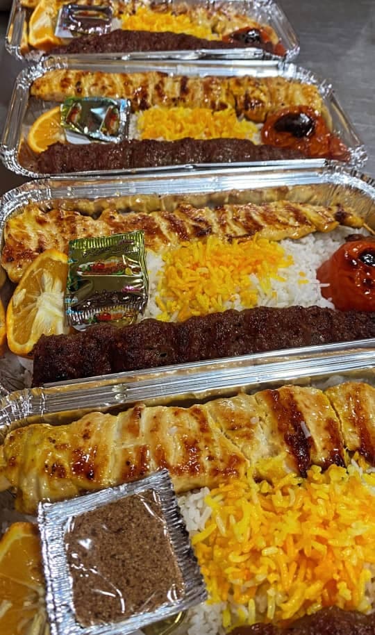 کترینگ و غذای بیرون بر دیاکو فود در سمنان