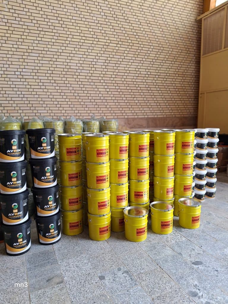 کارخانه تولیدی گریس های صنعتی و تخصصی پترو آیریک سپاهان اصفهان