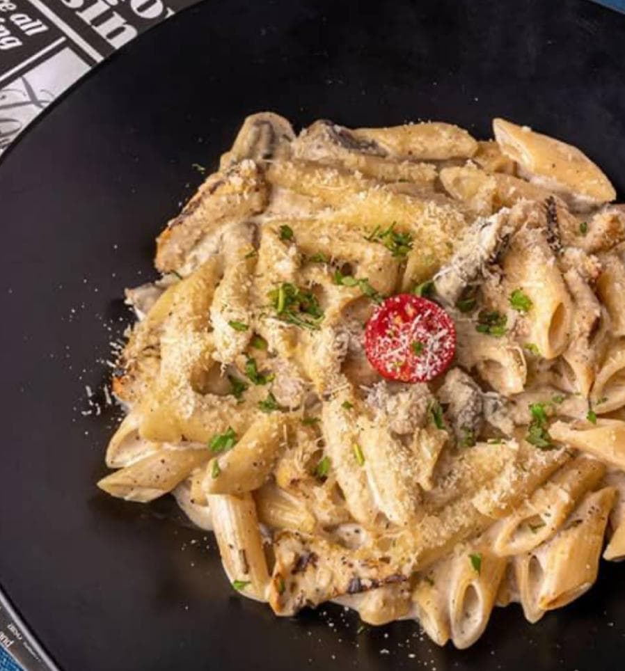 فست فودی عمورضا در سنندج