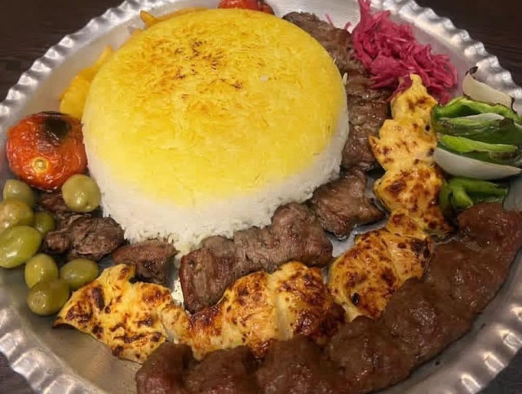 رستوران خواهرانه در شریف آباد