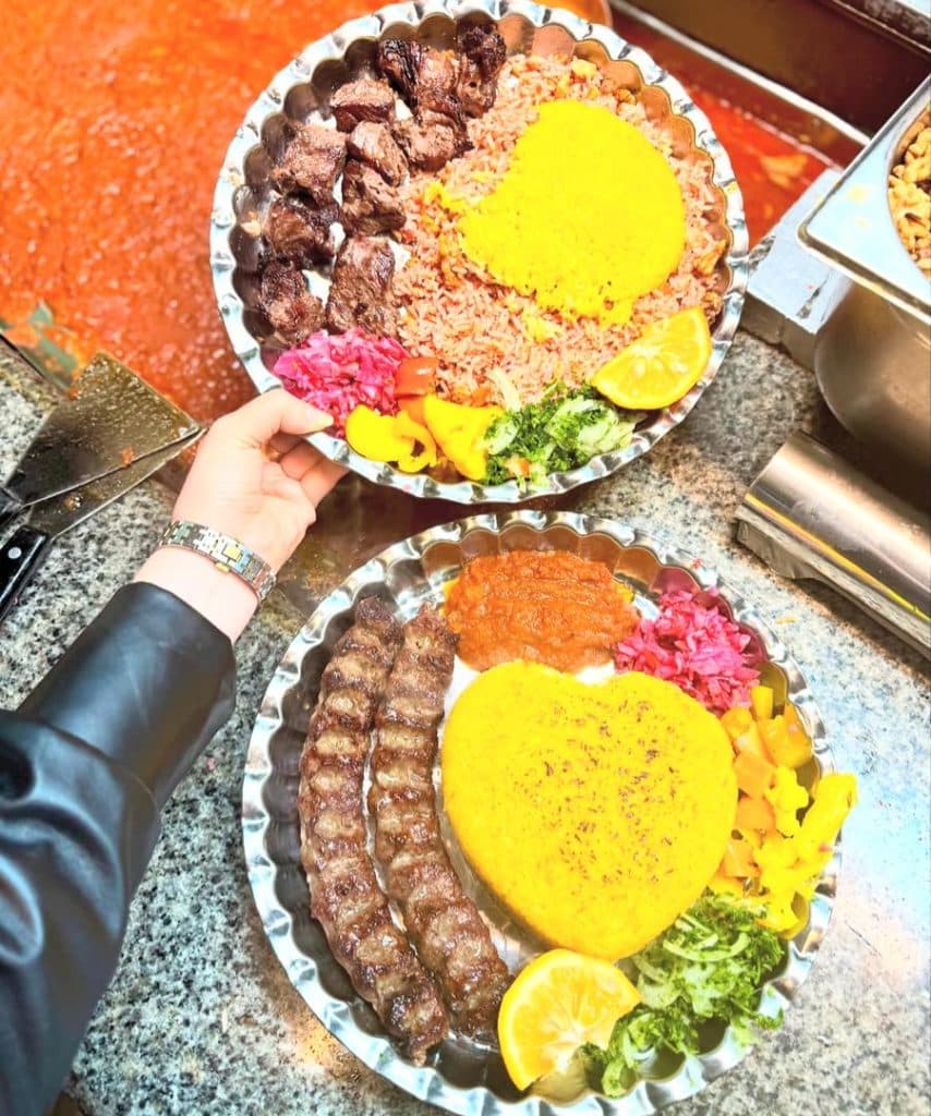 رستوران خواهرانه در شریف آباد