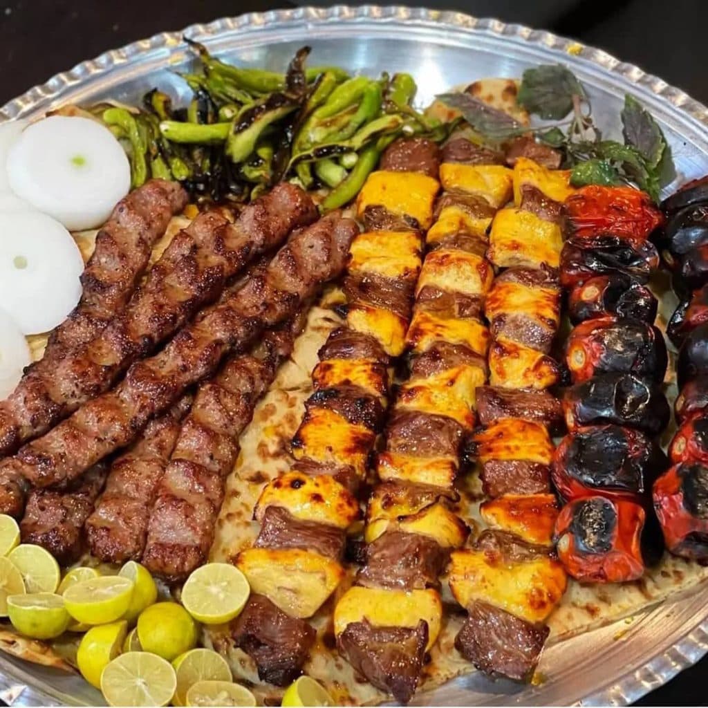 کبابی طاووس در دزفول