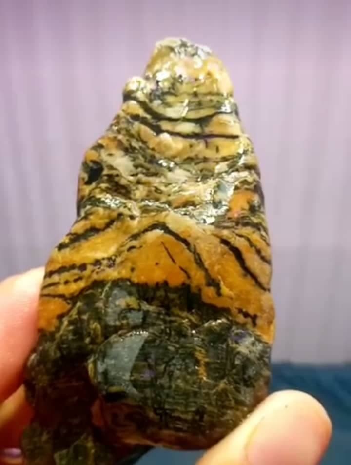 گالری سنگ تیام در کاوه اصفهان