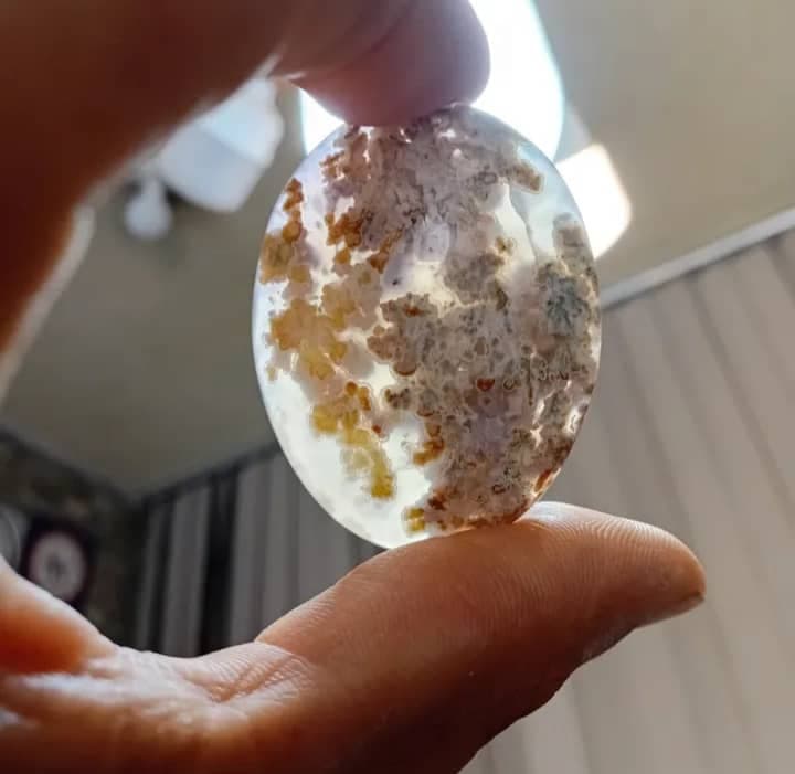 گالری سنگ تیام در کاوه اصفهان