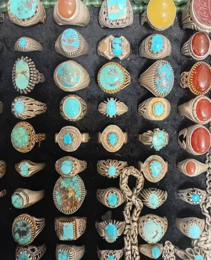 گالری سنگ تیام در کاوه اصفهان