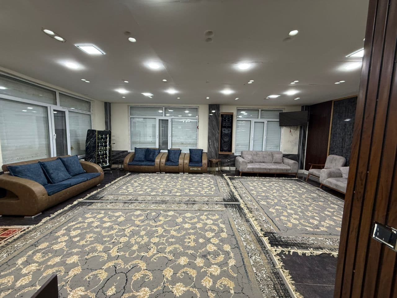 اجاره ویلای استخردار آبگرم بازگیر در خرم آباد