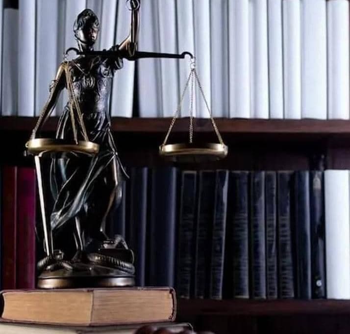 وکیل تنظیم قرارداد آمنه غلامی در شیراز