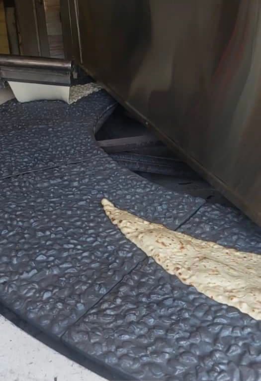 تولید دستگاه های نانوایی سنگک و بربری گروه صنعتی فیروزی بهنان تبریز