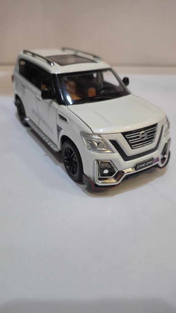 فروشگاه عروسک و ماکت کیارش تویز در منطقه ۸ تهران