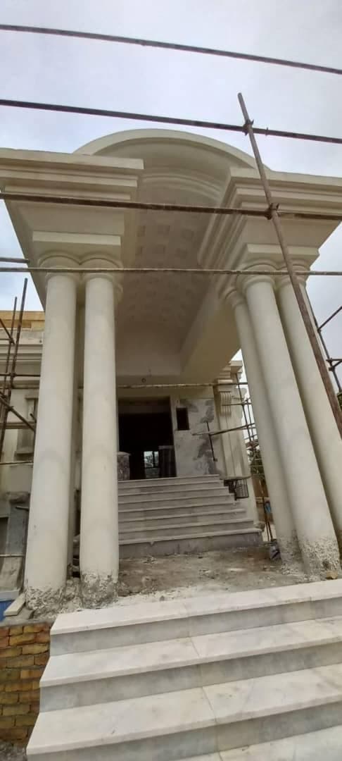 پیمانکاری و اجرای نمای رومی افشاری در بندرعباس