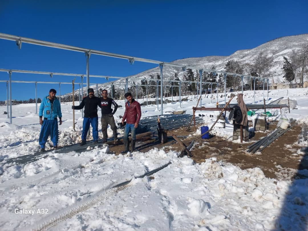 نصب و اجرای سازه های فوق پیشرفته گلخانه ای زیباسازان گل دانه در اراک