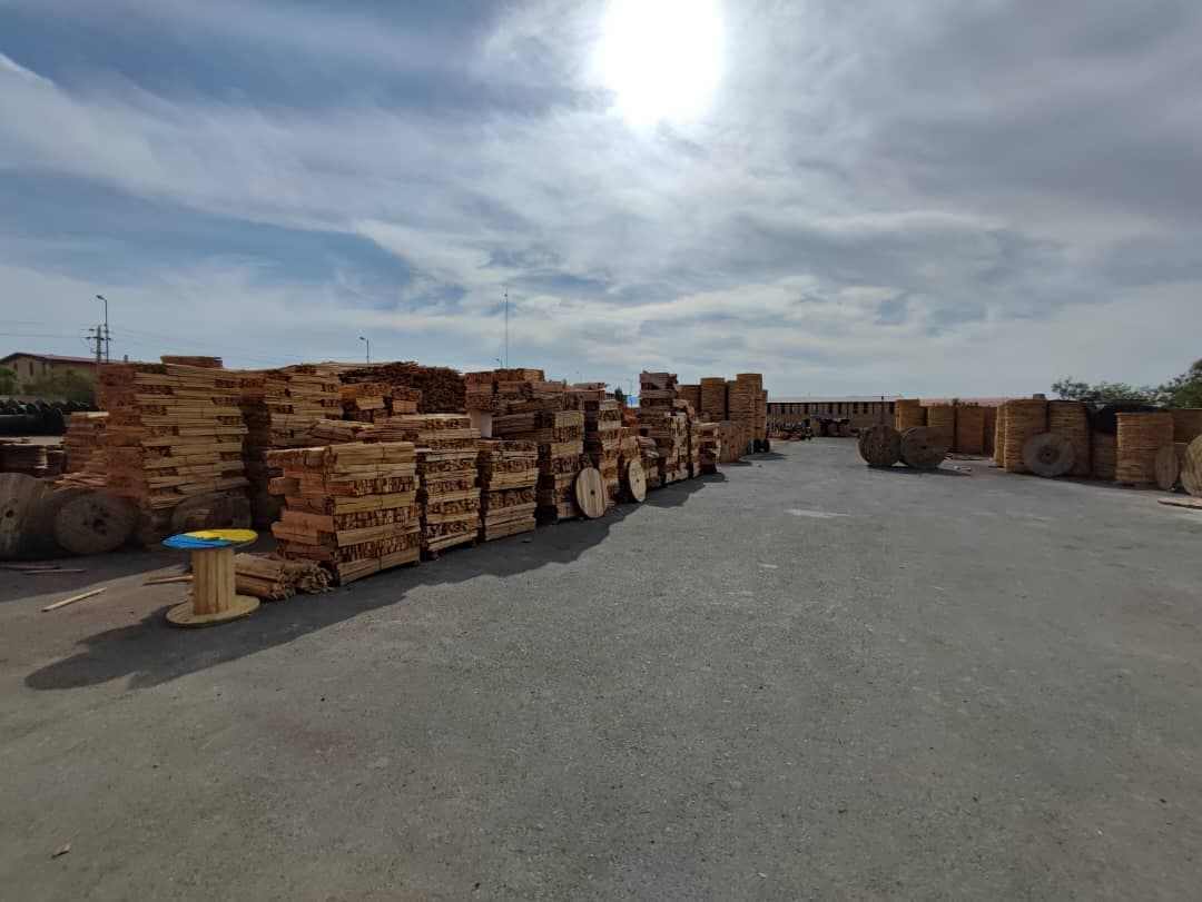 تولید قرقره چوبی کابل برق توسکا مبین هزاره در شهرک صنعتی جنت آباد ایوانکی