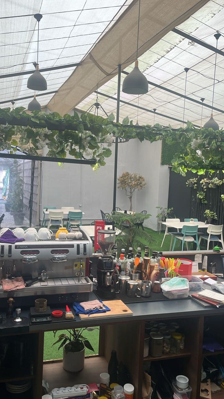 کافه رستوران مشایخ در بابل