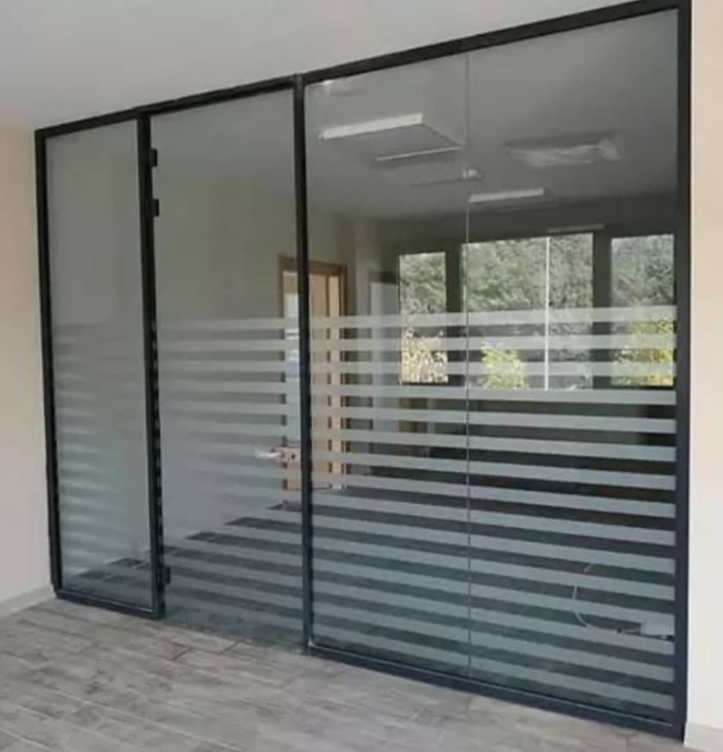 فروش و نصب شیشه سکوریت یزدان درب در شیراز