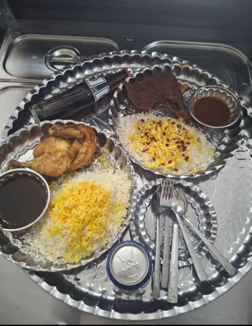 سفره خانه شمالی وارش در دره شهر