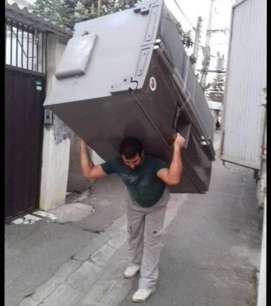 خدمات باربری و اثات کشی منزل آسان بار باقر تبار در آمل