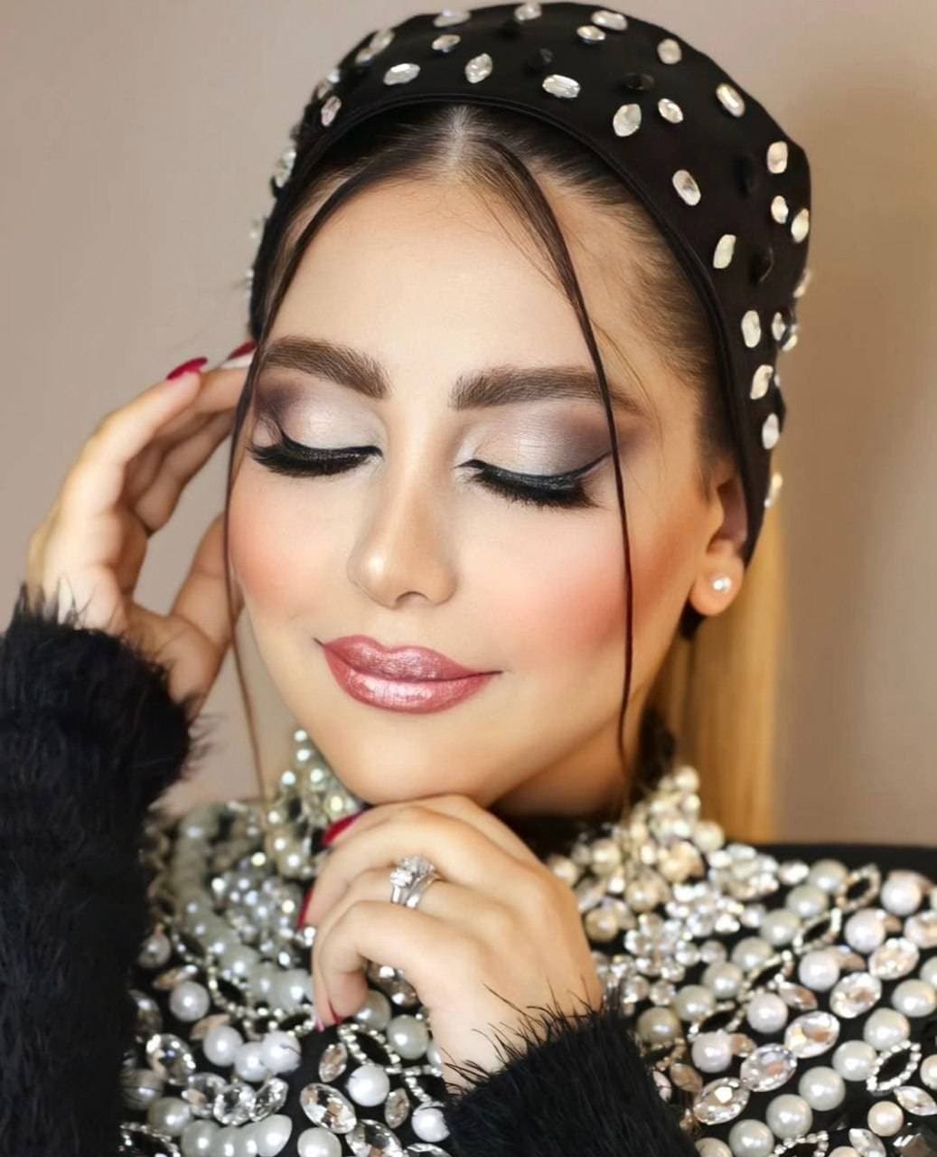 سالن زیبایی تی تیش در حکمت اراک