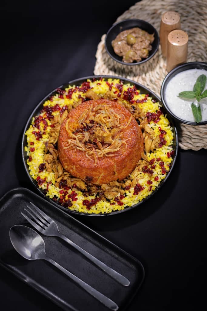 کافه رستوران بیرون بر ژست در مرودشت