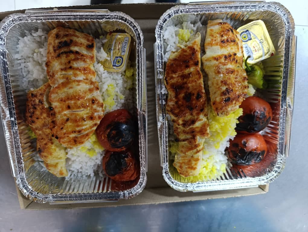 تهیه غذای قاورمه سلطانی در کرمانشاه