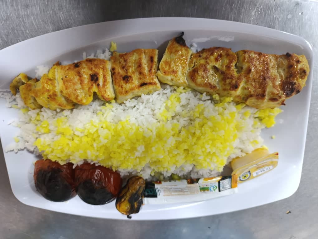 تهیه غذای قاورمه سلطانی در کرمانشاه