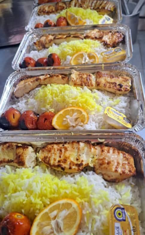 تهیه غذای قاورمه سلطانی در کرمانشاه
