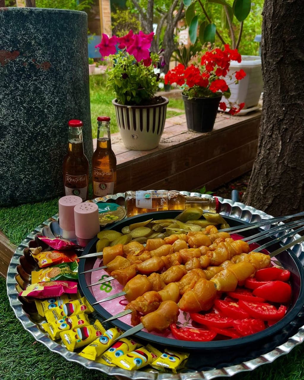 کافه باغ بهشت یک زنجان