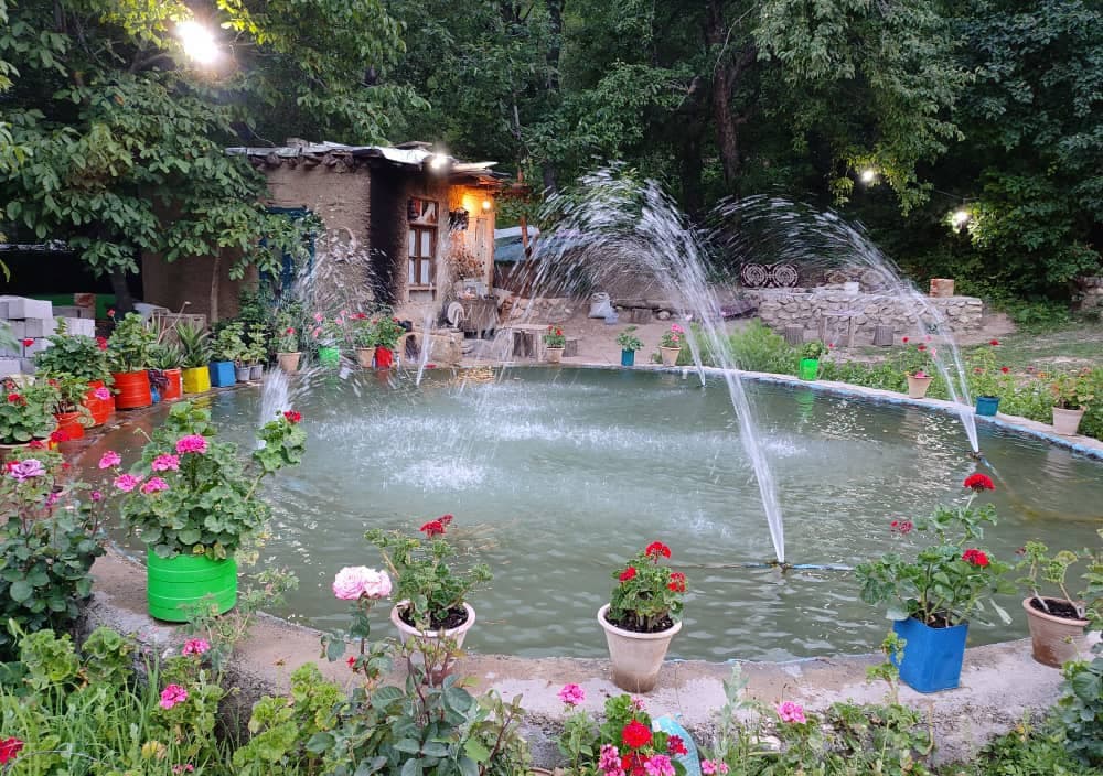 اقامتگاه بومگردی سرین چشمه در ورزقان