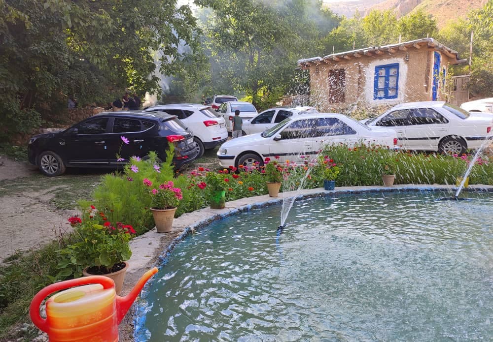 اقامتگاه بومگردی سرین چشمه در ورزقان