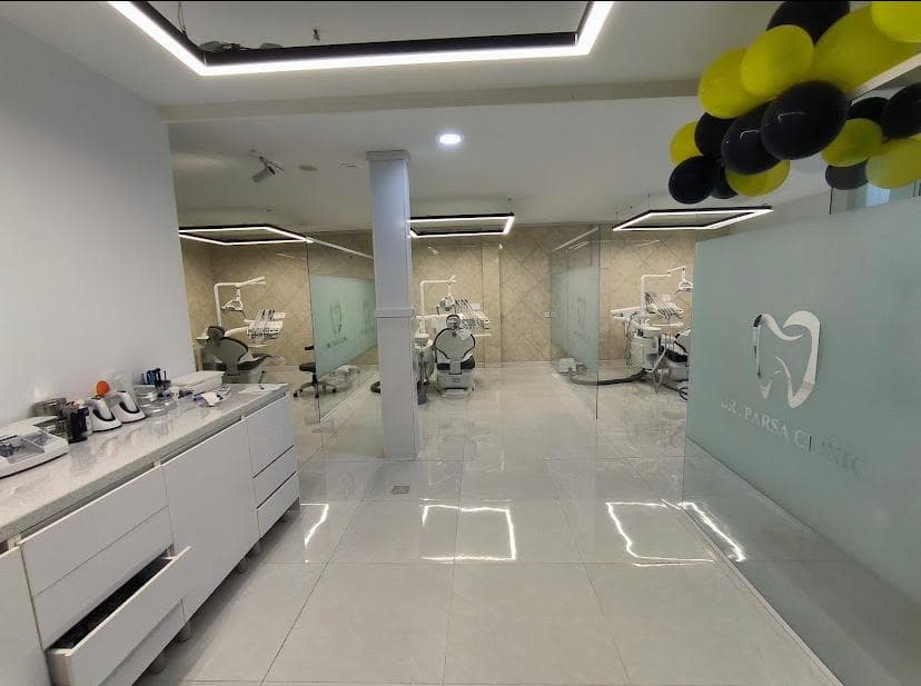دندان پزشکی دکتر پارسا در پاکدشت