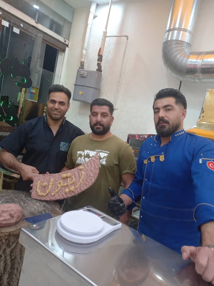 کباب ساطوری بناب آذربایجان زیتون به مدیریت طلوعی در اهواز