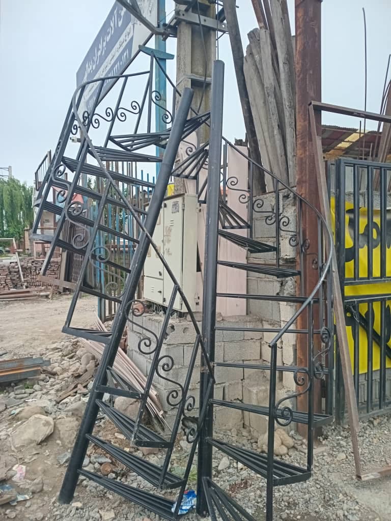 ساخت و فروش پله گرد فلزی آماده به مدیریت علیرضا رجبی در آمل