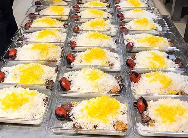 کترینگ و بیرون بر دوستان به مدیریت حسن مقتدر در شهرک صدف کیش