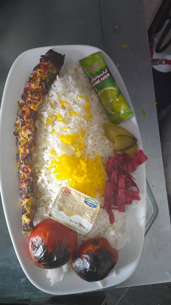 رستوران سنتی شهریار به مدیریت زهره وند در ملایر